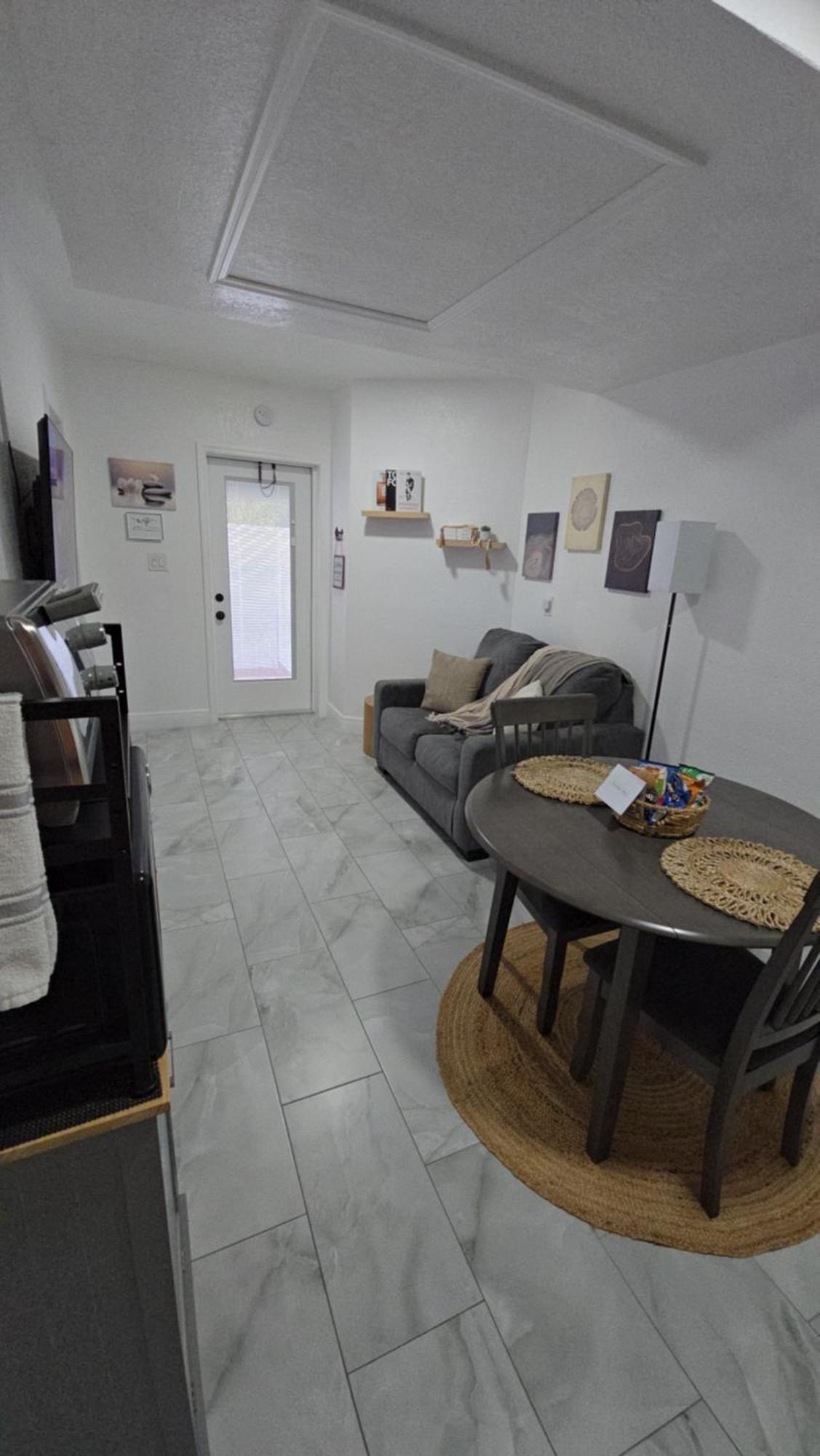 Serenity - Guest House In Spring Hill Esterno foto